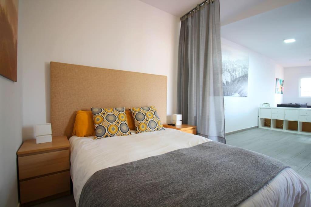 Suite Puerta Osario Con Terraza Sevilla Eksteriør billede