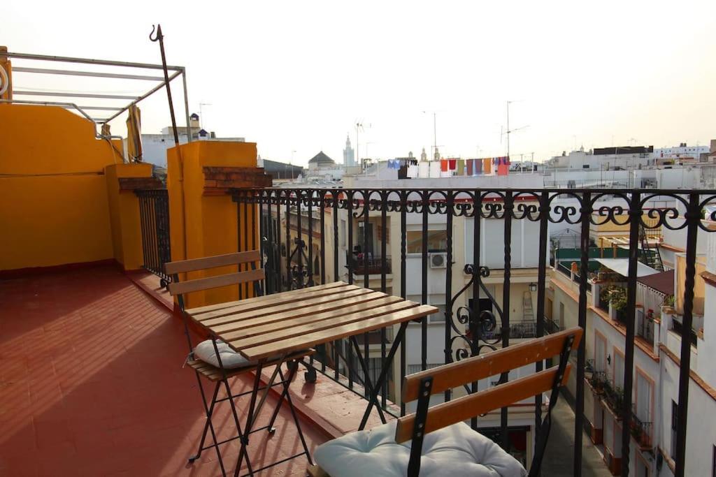 Suite Puerta Osario Con Terraza Sevilla Eksteriør billede