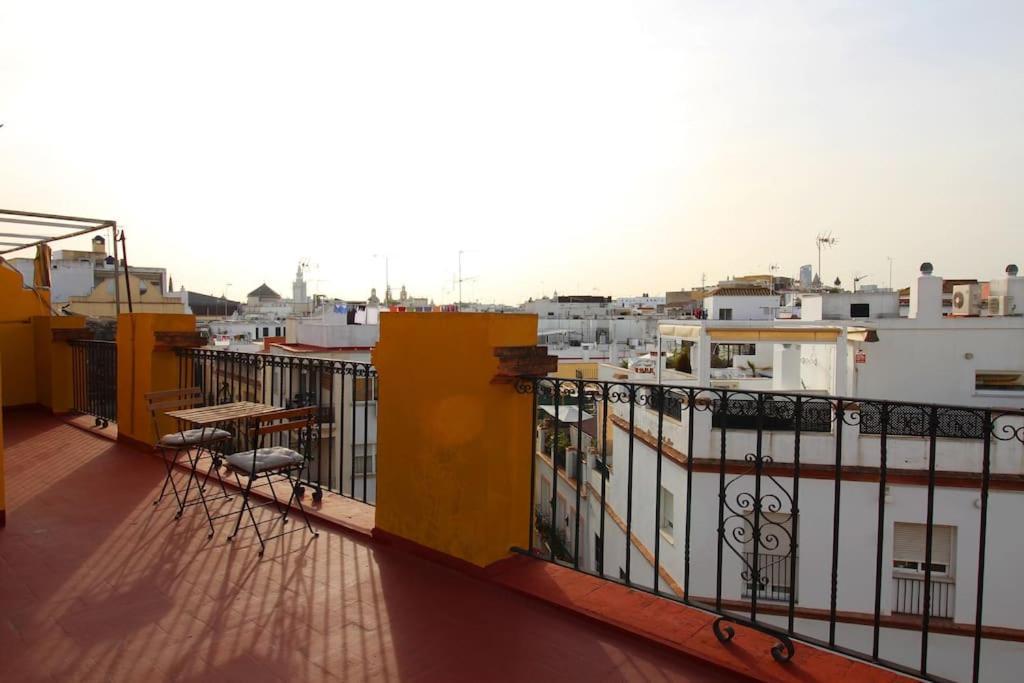 Suite Puerta Osario Con Terraza Sevilla Eksteriør billede