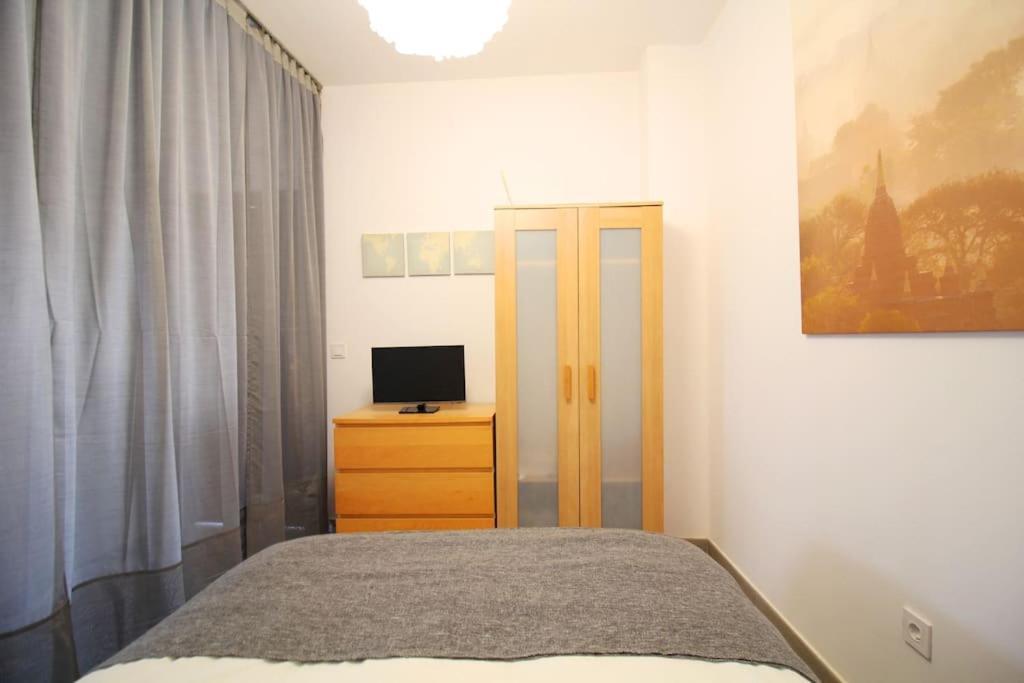 Suite Puerta Osario Con Terraza Sevilla Eksteriør billede